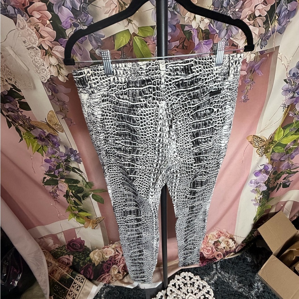 Joe's Python Print Jegging - Picture 8 of 9